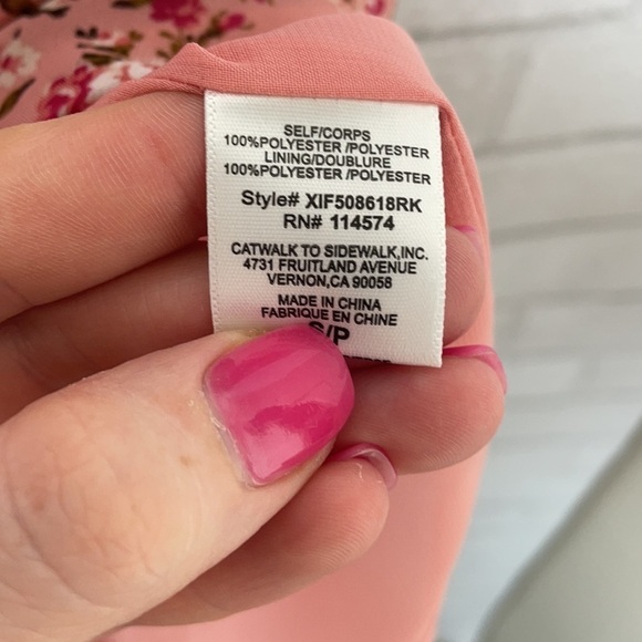 Pleione Pink Floral Scoop Neck Flutter Sleeve Blouse - Picture 7 of 12